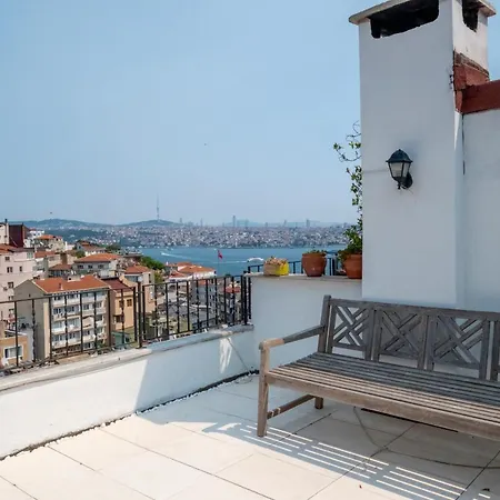Bosphorus View W Private Terrace Apartament