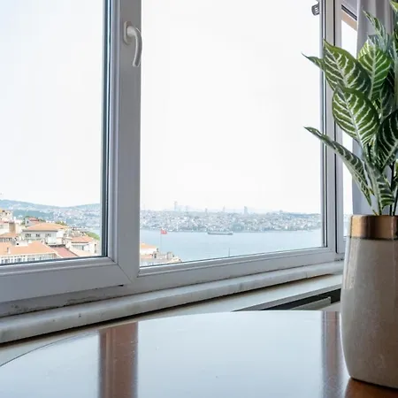 Bosphorus View W Private Terrace شقة